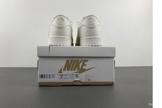 Rep SCOTT  OG1228-111 TRAVIS RETRO LOW 1 JORDAN OG  SP OG1228-111 0501